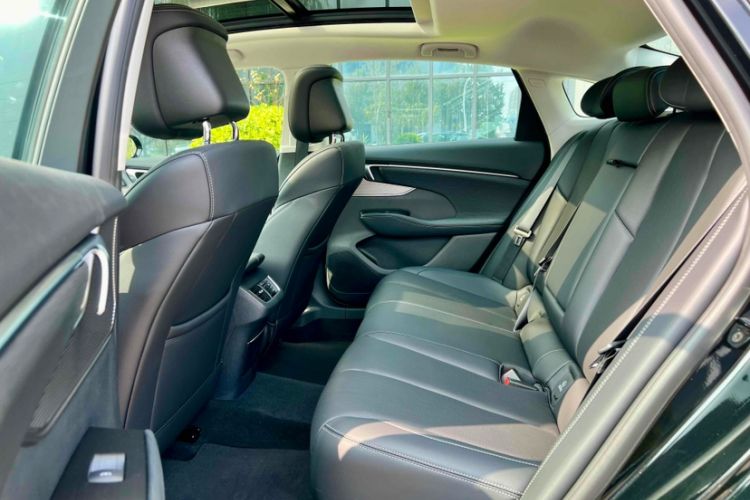 Used Buick LaCrosse 2025 28T Platinum Edition Interior 3