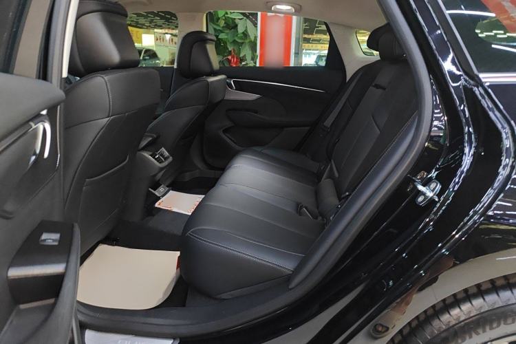 Used Buick LaCrosse 2025 28T Platinum Edition Interior 4
