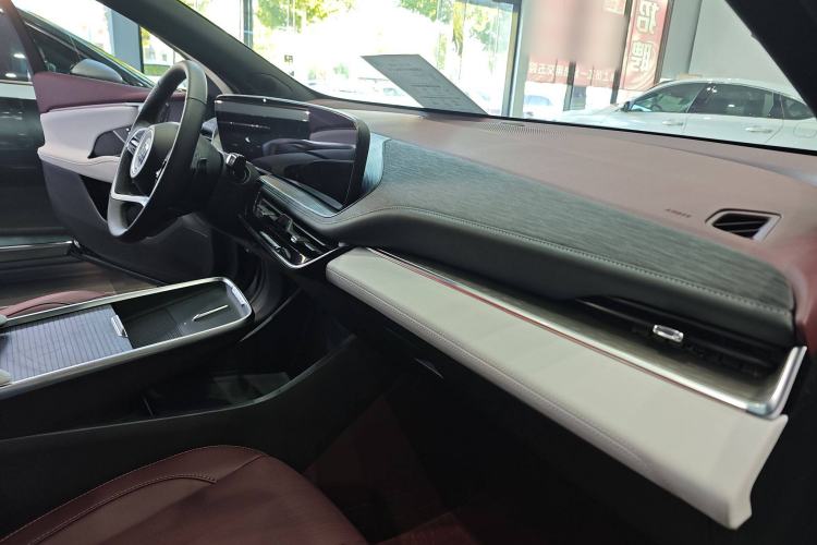 Used Buick LaCrosse 2025 28T Platinum Edition Interior 5