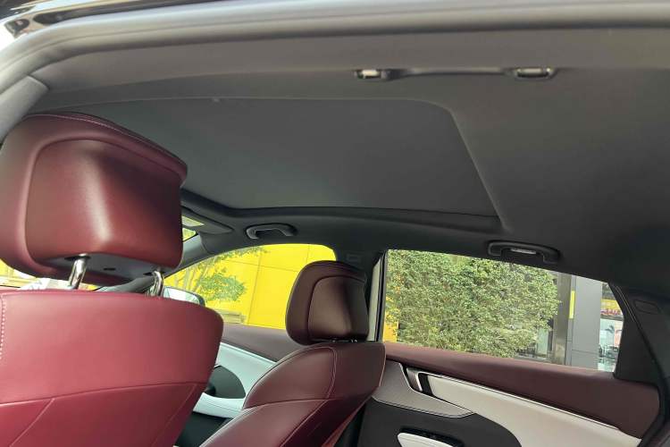Used Buick LaCrosse 2025 28T Platinum Edition Interior 8