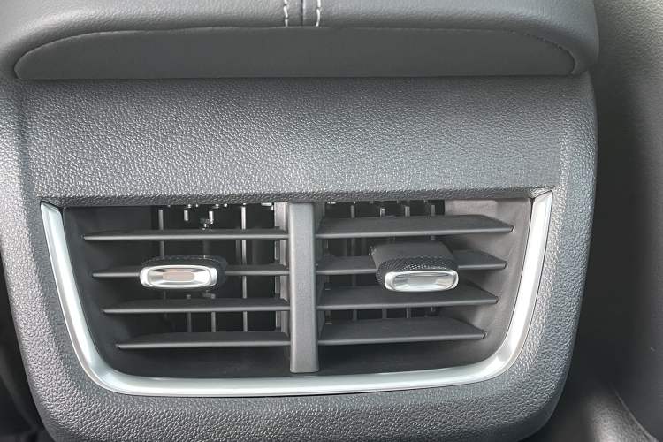 Used Buick LaCrosse 2025 28T Platinum Edition Interior 8