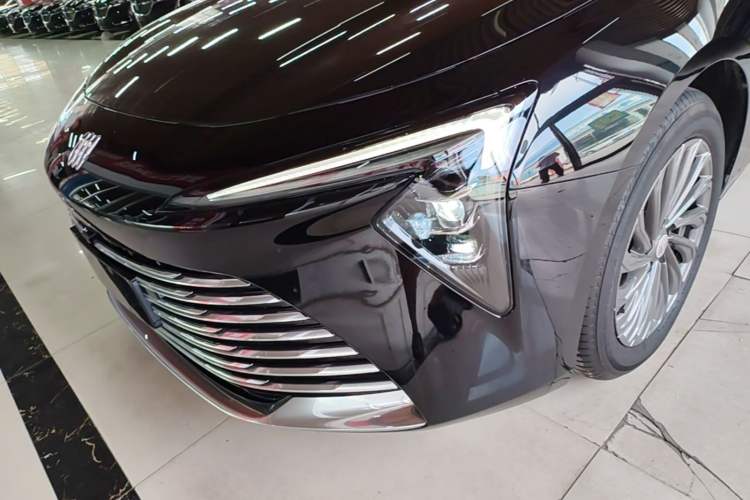 Used Buick LaCrosse 2025 28T Platinum Edition Left Front Headlight