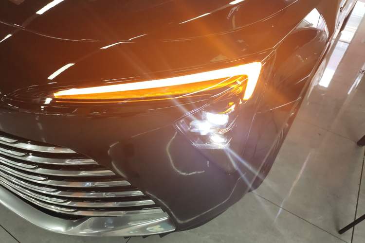 Used Buick LaCrosse 2025 28T Platinum Edition Left Front Headlight