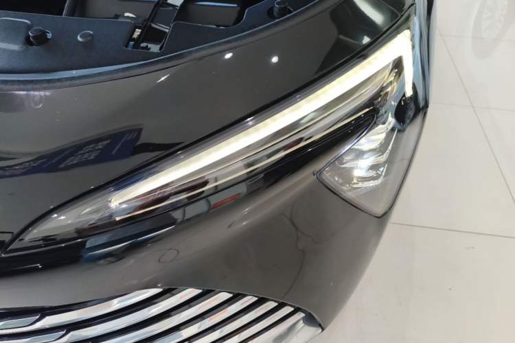 Used Buick LaCrosse 2025 28T Platinum Edition Left Front Headlight