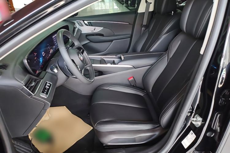 Used Buick LaCrosse 2025 28T Platinum Edition Left Front Seat