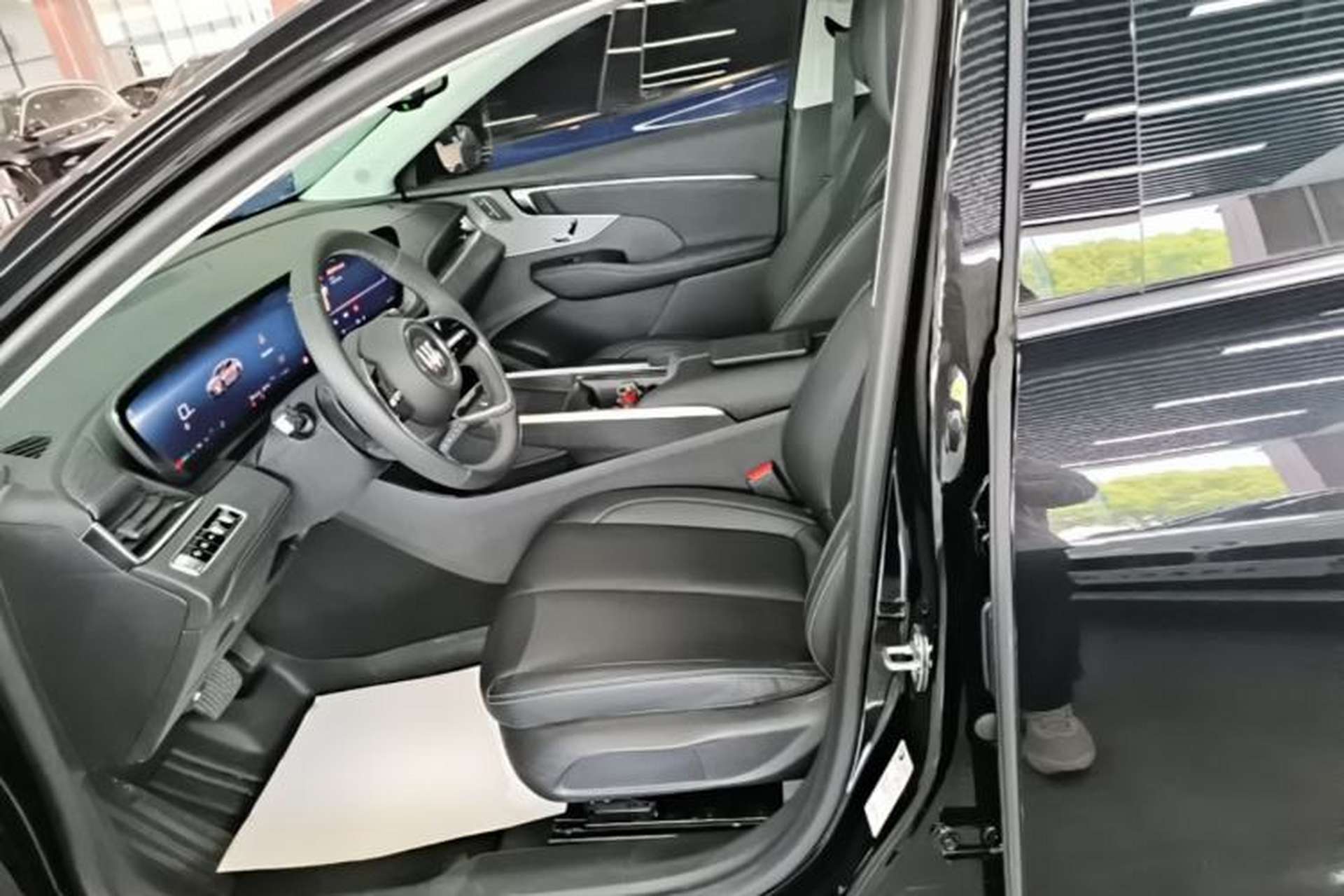 Used Buick LaCrosse 2025 28T Platinum Edition Left Front Seat