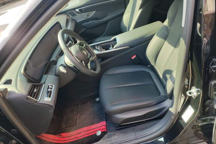 Used Buick LaCrosse 2025 28T Platinum Edition Left Front Seat