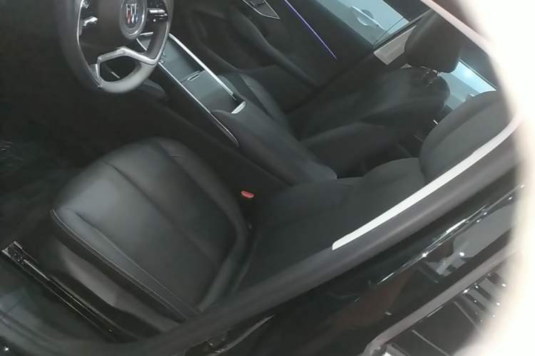 Used Buick LaCrosse 2025 28T Platinum Edition Left Front Seat