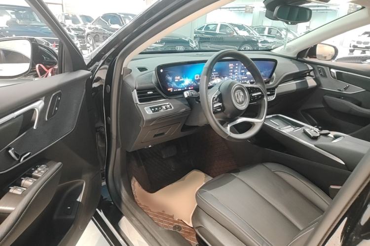 Used Buick LaCrosse 2025 28T Platinum Edition Left Front Seat