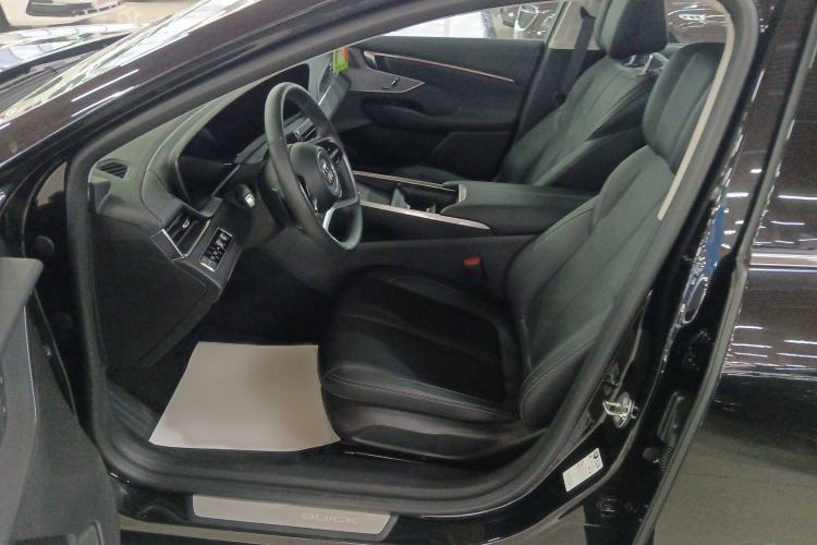Used Buick LaCrosse 2025 28T Platinum Edition Left Front Seat