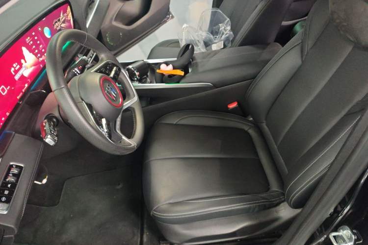 Used Buick LaCrosse 2025 28T Platinum Edition Left Front Seat