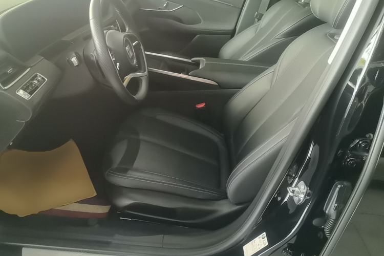 Used Buick LaCrosse 2025 28T Platinum Edition Left Front Seat