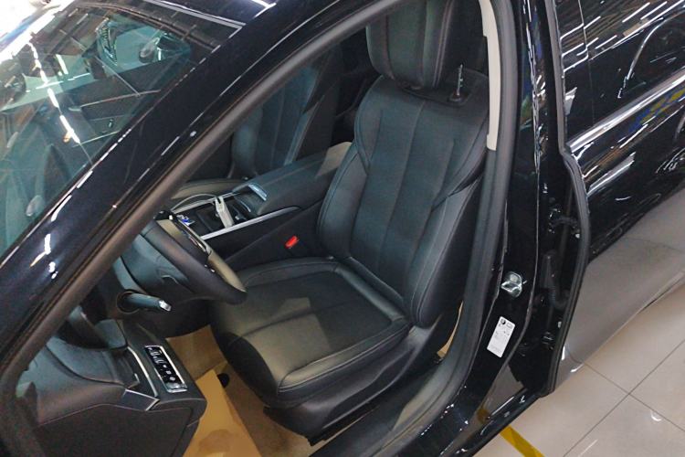 Used Buick LaCrosse 2025 28T Platinum Edition Left Front Seat