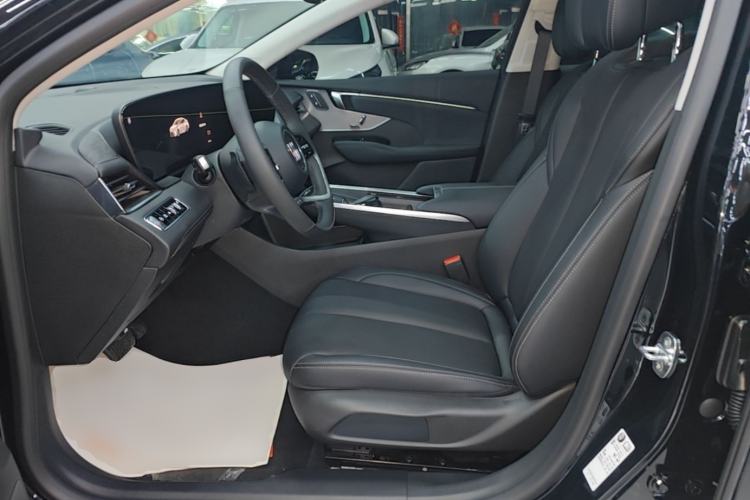Used Buick LaCrosse 2025 28T Platinum Edition Left Front Seat