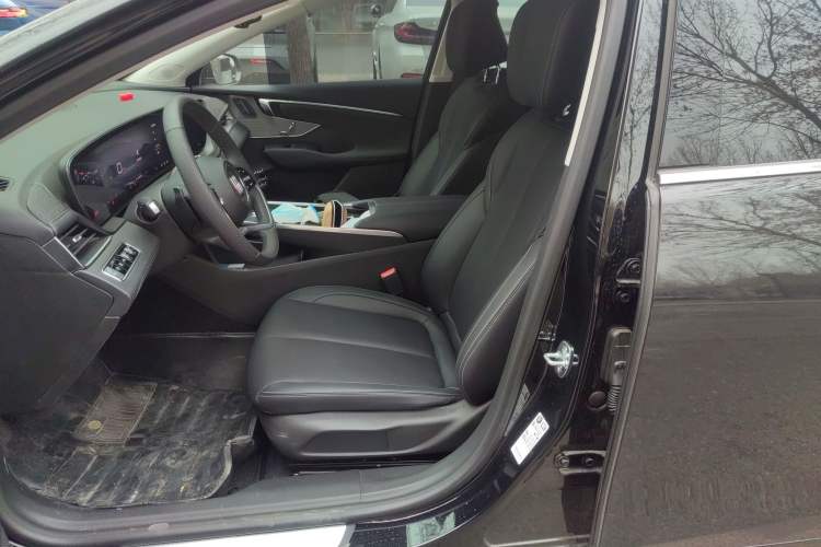 Used Buick LaCrosse 2025 28T Platinum Edition Left Front Seat