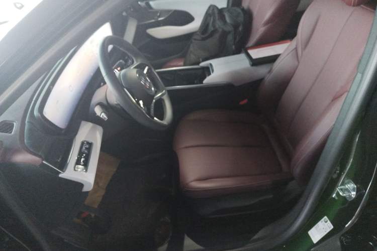 Used Buick LaCrosse 2025 28T Platinum Edition Left Front Seat