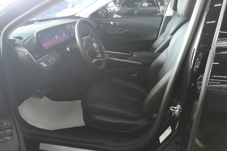 Used Buick LaCrosse 2025 28T Platinum Edition Left Front Seat