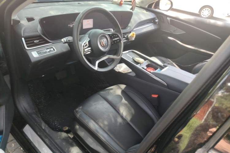 Used Buick LaCrosse 2025 28T Platinum Edition Left Front Seat