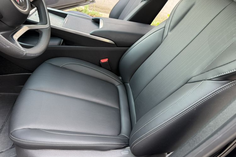 Used Buick LaCrosse 2025 28T Platinum Edition Left Front Seat