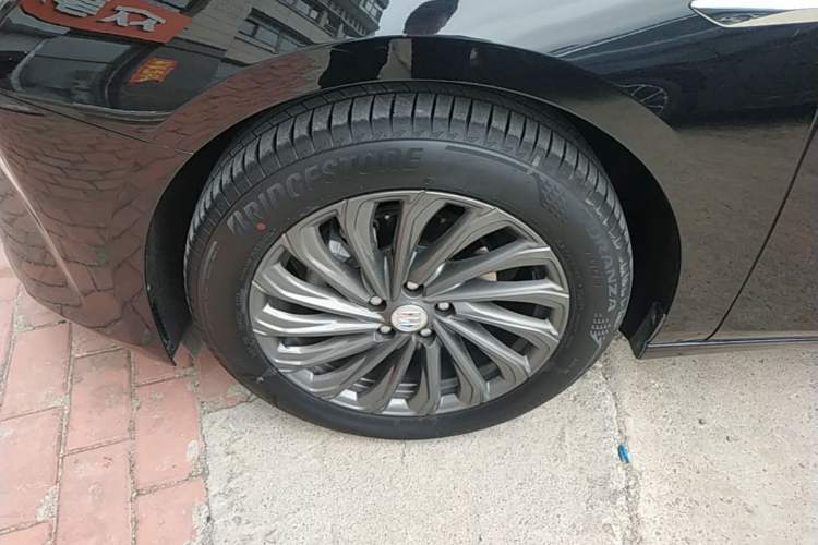 Used Buick LaCrosse 2025 28T Platinum Edition Left Front Wheel Hub