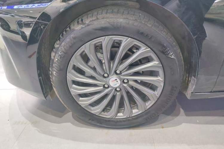 Used Buick LaCrosse 2025 28T Platinum Edition Left Front Wheel Hub