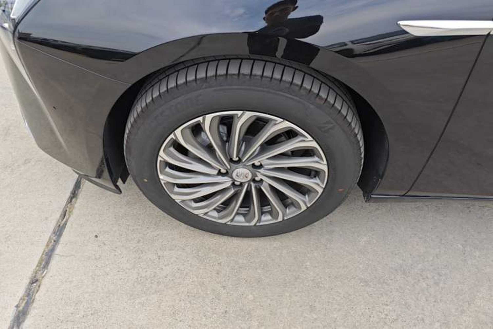 Used Buick LaCrosse 2025 28T Platinum Edition Left Front Wheel Hub
