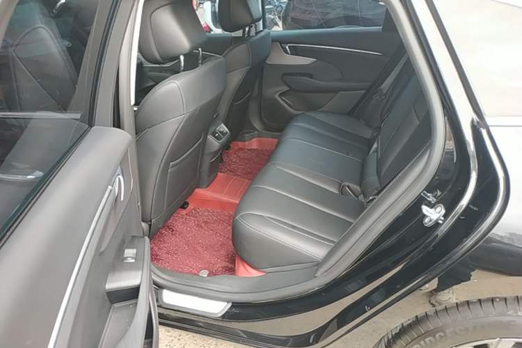 Used Buick LaCrosse 2025 28T Platinum Edition Left Rear Seat
