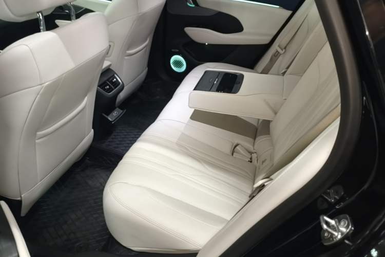 Used Buick LaCrosse 2025 Platinum Avia Edition Left Rear Seat