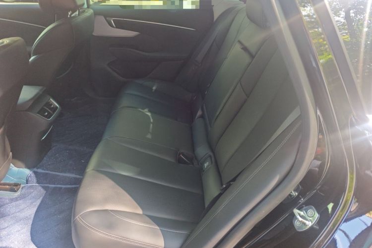 Used Buick LaCrosse 2025 28T Platinum Edition Left Rear Seat