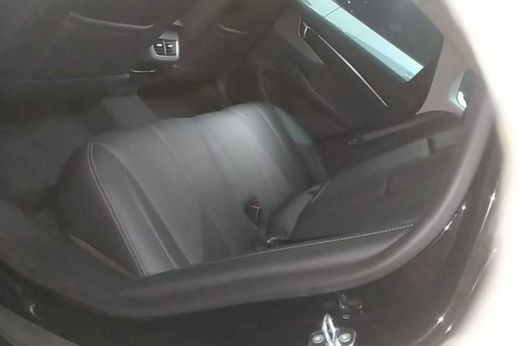 Used Buick LaCrosse 2025 28T Platinum Edition Left Rear Seat