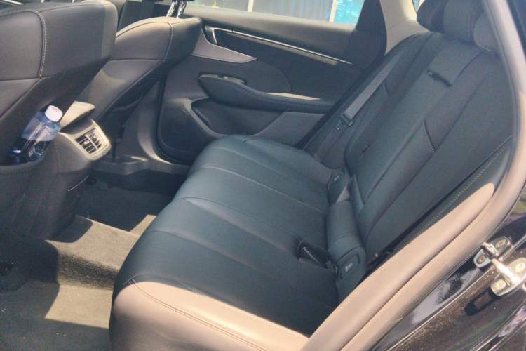 Used Buick LaCrosse 2025 28T Platinum Edition Left Rear Seat