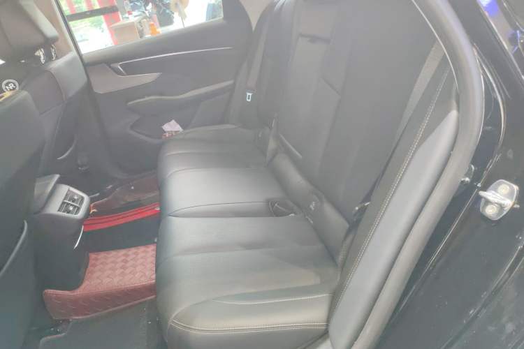 Used Buick LaCrosse 2025 28T Platinum Edition Left Rear Seat