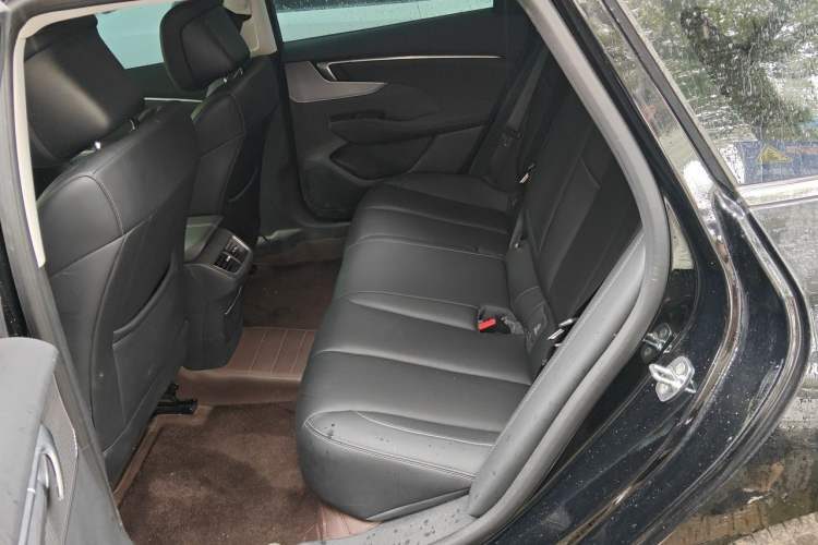Used Buick LaCrosse 2025 28T Platinum Edition Left Rear Seat