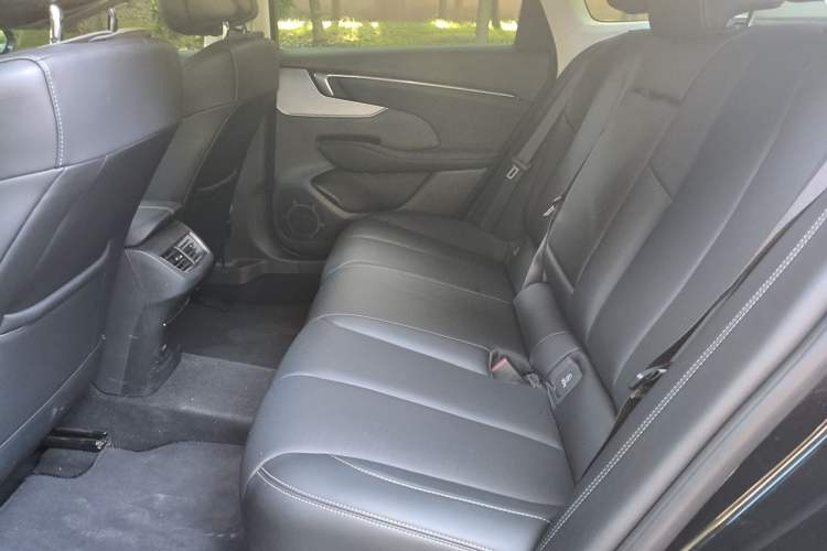 Used Buick LaCrosse 2025 28T Platinum Edition Left Rear Seat