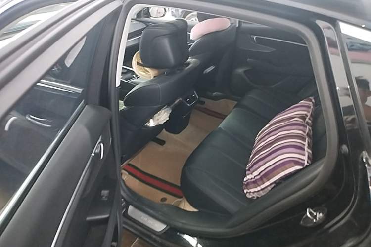 Used Buick LaCrosse 2025 28T Platinum Edition Left Rear Seat