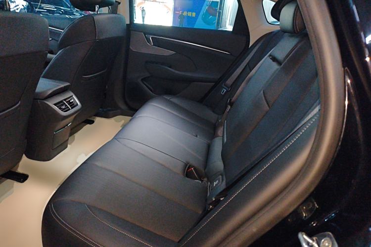 Used Buick LaCrosse 2025 28T Platinum Edition Left Rear Seat