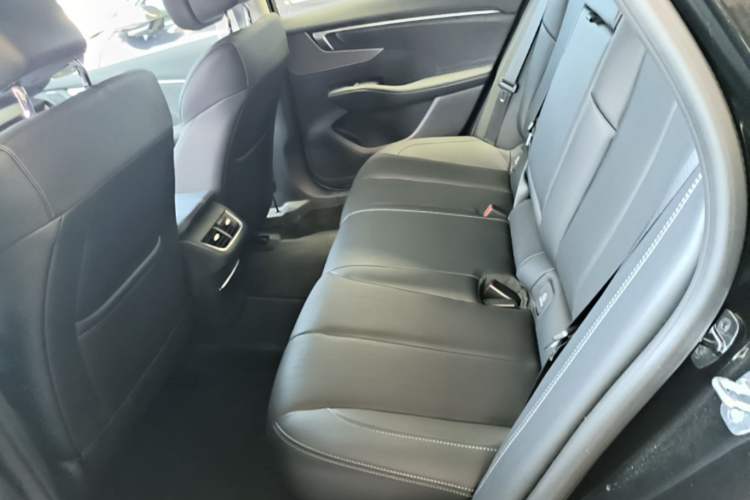 Used Buick LaCrosse 2025 28T Platinum Edition Left Rear Seat