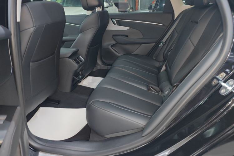 Used Buick LaCrosse 2025 28T Platinum Edition Left Rear Seat