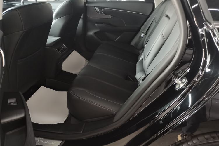 Used Buick LaCrosse 2025 28T Platinum Edition Left Rear Seat