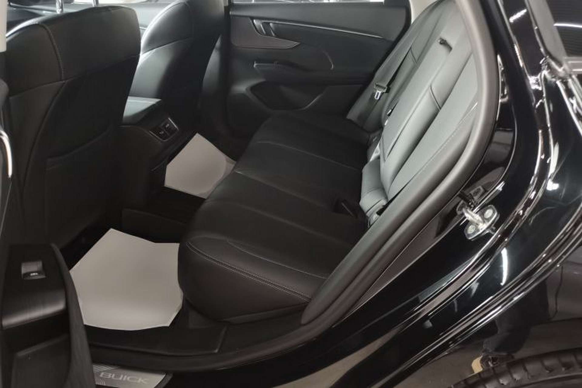 Used Buick LaCrosse 2025 28T Platinum Edition Left Rear Seat
