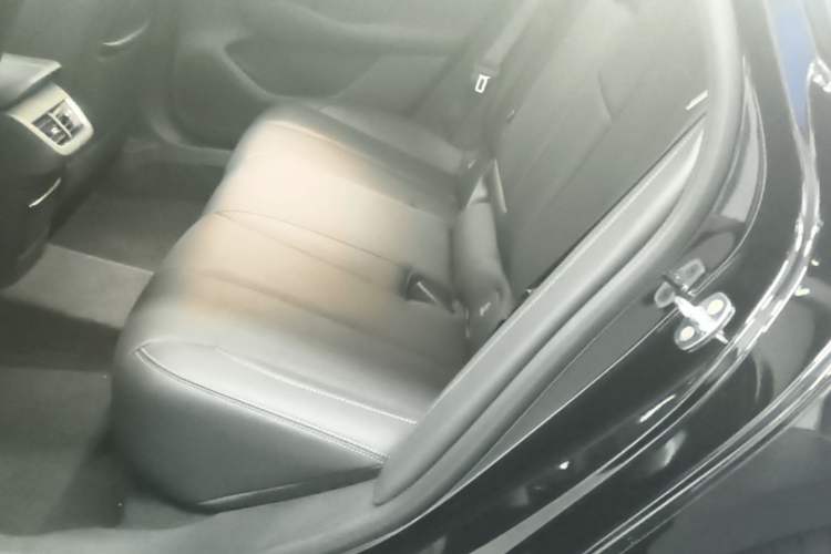 Used Buick LaCrosse 2025 28T Platinum Edition Left Rear Seat