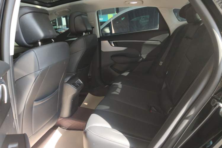 Used Buick LaCrosse 2025 28T Platinum Edition Left Rear Seat