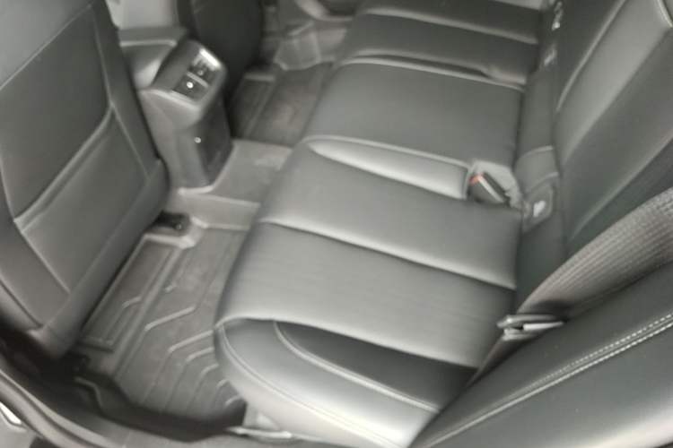 Used Buick LaCrosse 2025 28T Platinum Edition Left Rear Seat