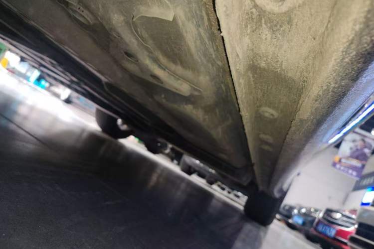 Used Buick LaCrosse 2025 28T Platinum Edition Left Side Sill