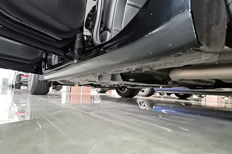 Used Buick LaCrosse 2025 28T Platinum Edition Left Side Sill