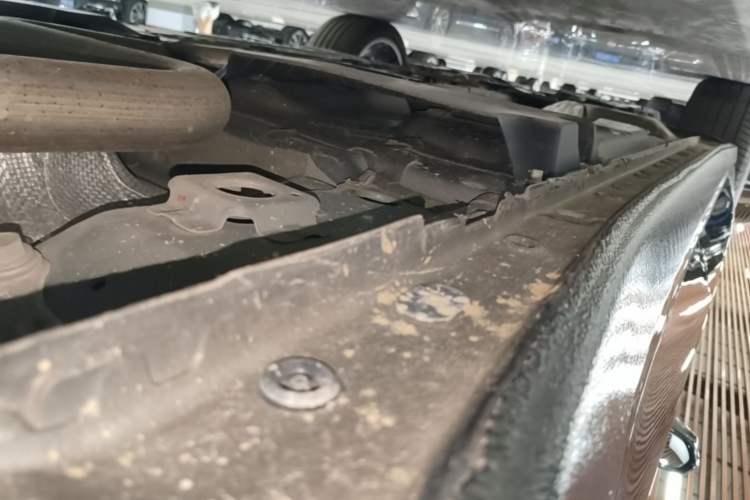 Used Buick LaCrosse 2025 Platinum Avia Edition Left Side Sill