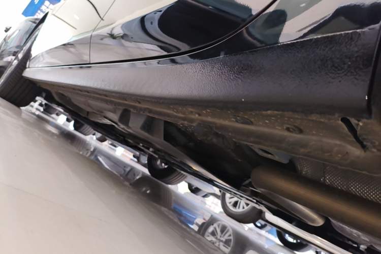 Used Buick LaCrosse 2025 28T Platinum Edition Left Side Sill