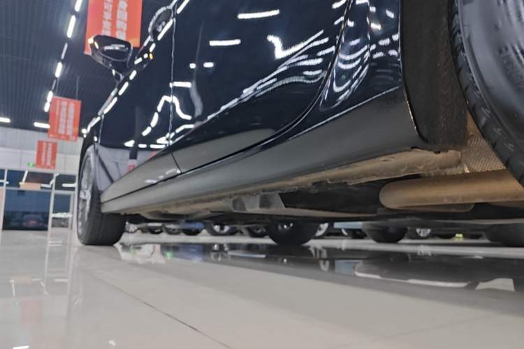 Used Buick LaCrosse 2025 28T Platinum Edition Left Side Sill