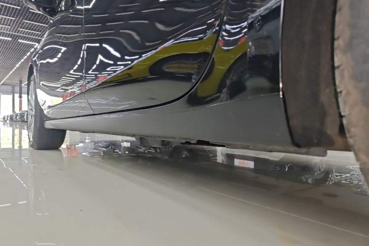 Used Buick LaCrosse 2025 Platinum Avia Edition Left Side Sill