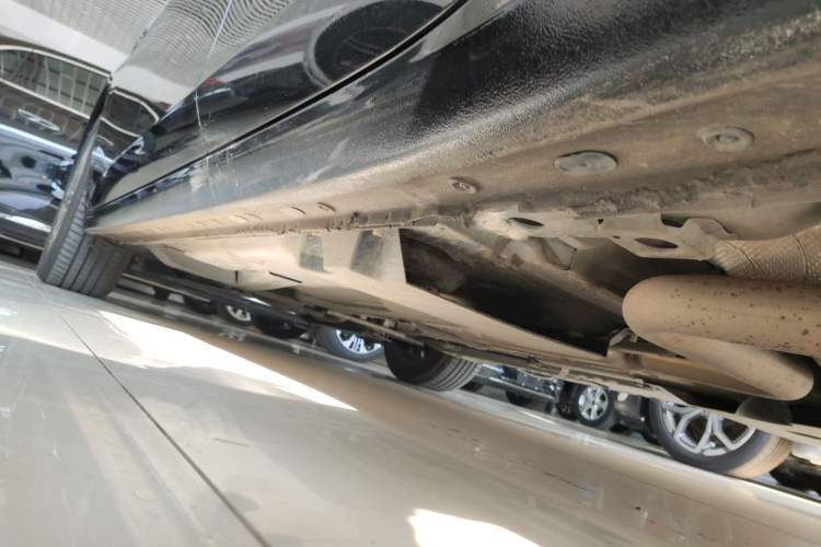Used Buick LaCrosse 2025 28T Platinum Edition Left Side Sill